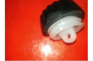 Мотор Січ Пробка, кришка крупна різьба бензопила 